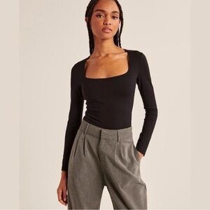 Abercrombie & Fitch Soft AF Squareneck Bodysuit
